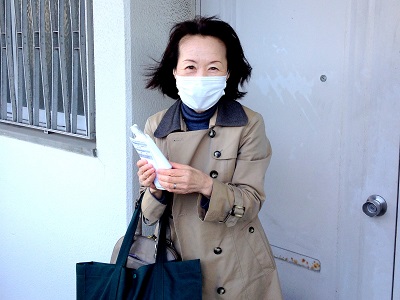 福岡市東区のお客様よりお母様が ご入院されるためお家丸ごと片づけ (2回目)のご依頼です。  前回の片付け作業終了後に ご依頼いただいておりました  残りの1部屋の片付け 作業を行ってきました。  ほとんどの物は、 お客様のほうで整理されており  今回は軽トラパックでの作業で、 お家の中の片付けは 完了いたしました。  風が強く、寒い中で、 今回も写真撮影の ご協力ありがとうございました。    ご両親がご入院される際や、 老人ホームへご入居される際に  お家(実家)の片付けを ご相談される方々は とても多くなっています。  特に、遠方に住んでおられる お子様からのご相談・ご依頼は 増えております。  些細なことでも構いませんので、 ご遠慮なくご相談ください。   【便利屋】暮らしなんでもお助け隊 福岡六本松店では、  部屋の整理・片づけから、 お庭の整理・片付けのお手伝い、 倉庫の中の整理や片付けなど  歯ブラシから大型家具まで お家一軒丸ごと・何でも片付け ております。  「こんな片付けもできる？」って お気軽にお問い合わせください。